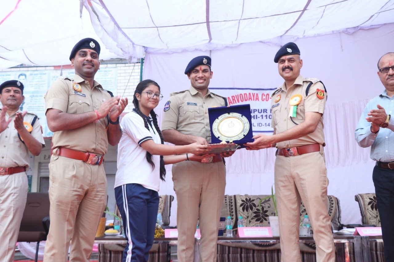 Delhi Police Outer District Awareness Program under Sajag Nagrik Surakshit Bharat campaign at Sultanpuri School