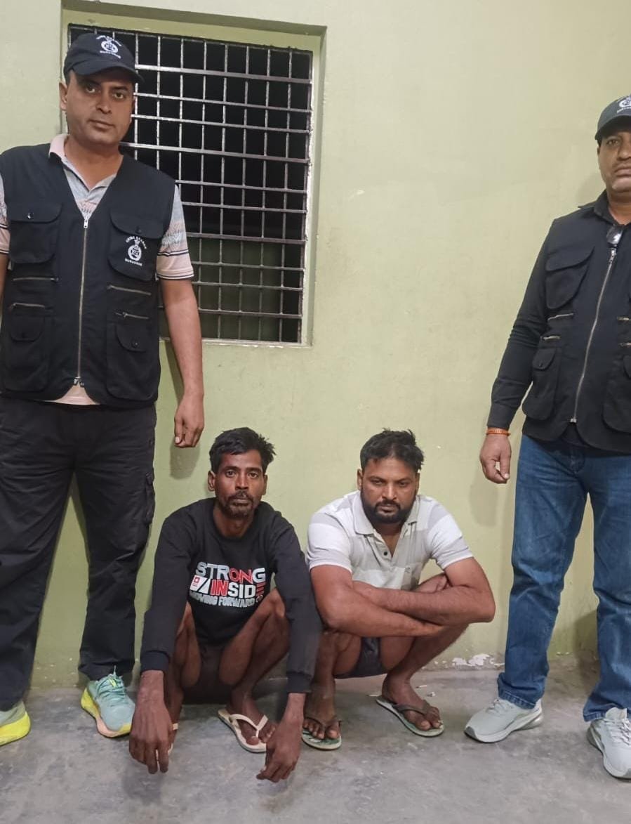 Gurugram Police arrest five members of warehouse theft gang including wanted criminal and his wife.